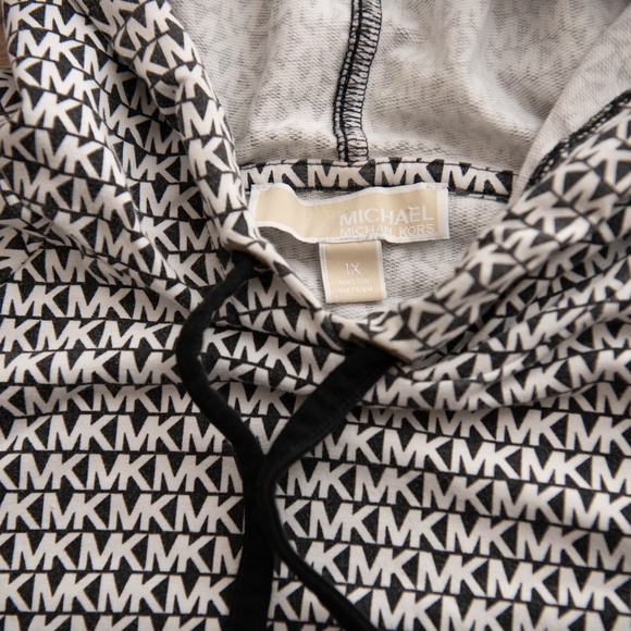 Michael Kors Hoodie Womens XL Black White Allover Print + MK Flip Flops Sz 8 Set - Picture 3 of 4